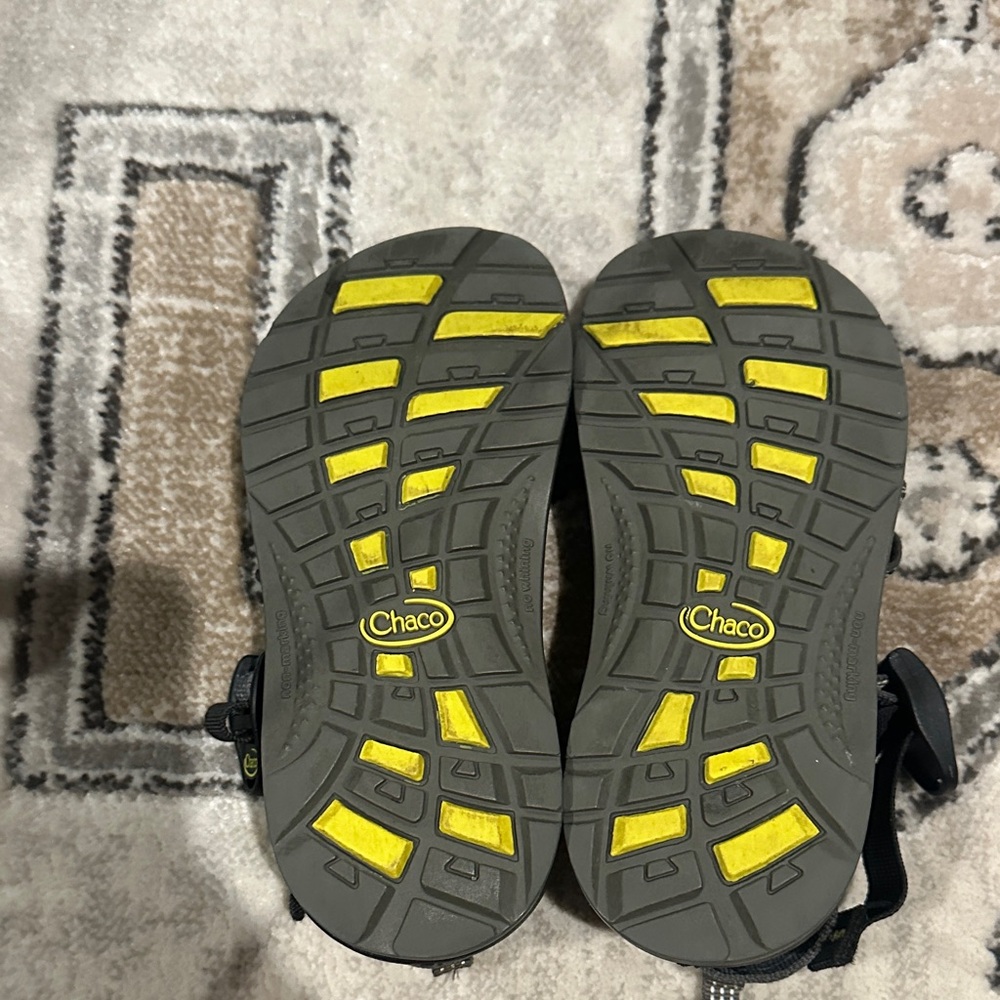 Size 13 Chaco Kids Black Sandals with Gray-Yellow/Green Straps - Picture 4 of 4